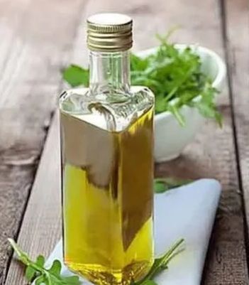 India Pandanus Odoratissmus Kewda Essential Oil