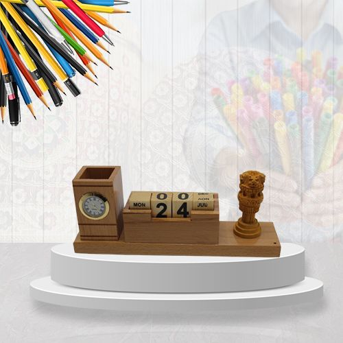 Wooden Pen Stand