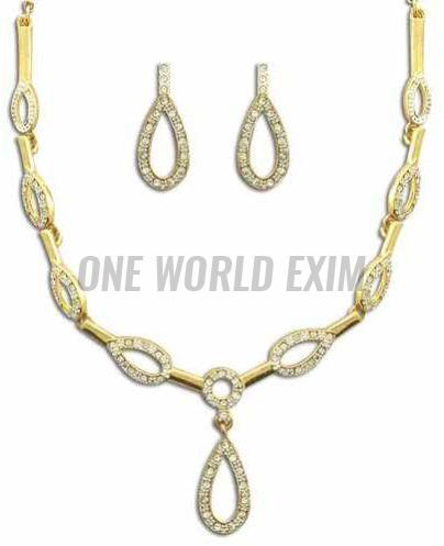 18 Carat Gold Diamond Necklace Set