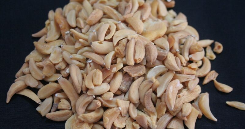 dehydrated garlic flakes
