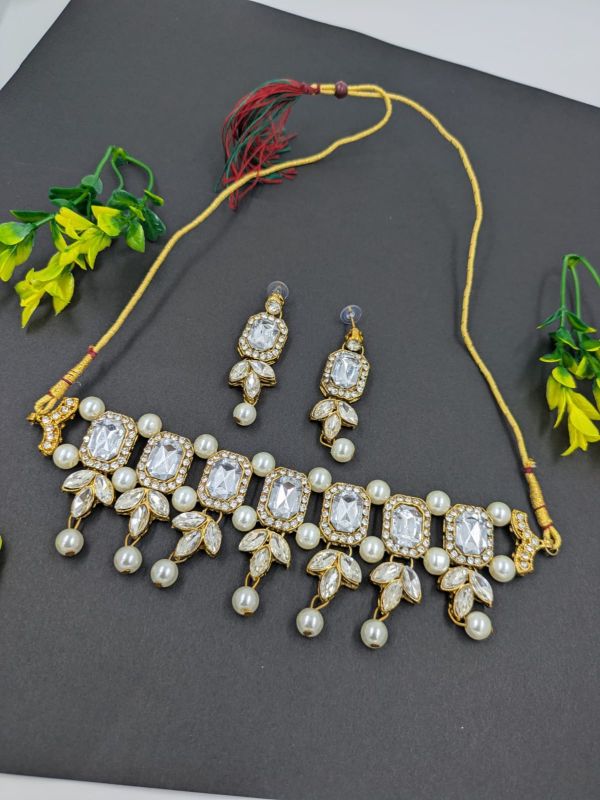 Elegant Kundan & Pearl Choker Set