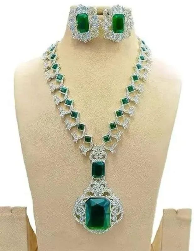 Royal Emerald & Diamond Look Necklace Set