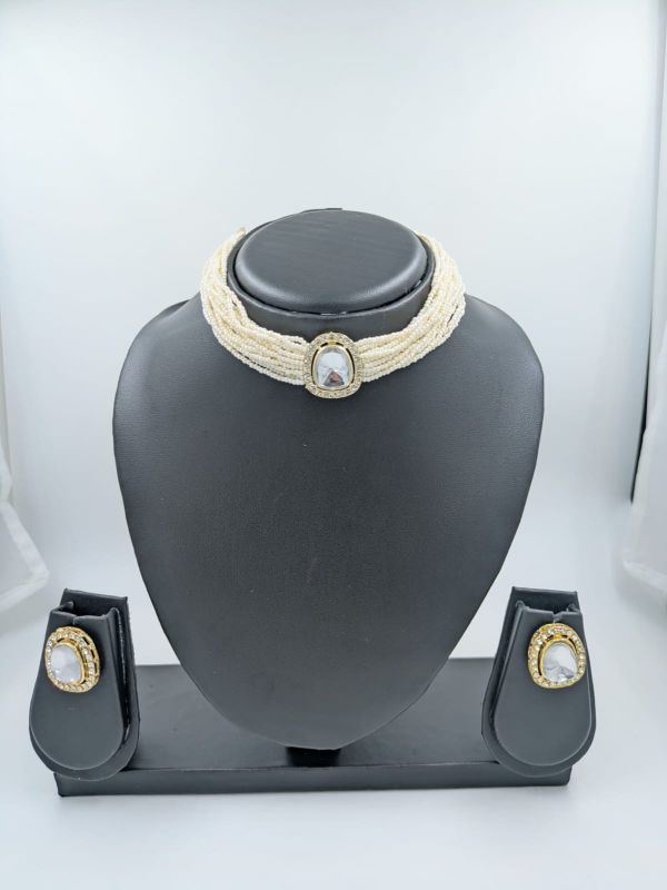 Simple Kundan & Pearl Choker Set