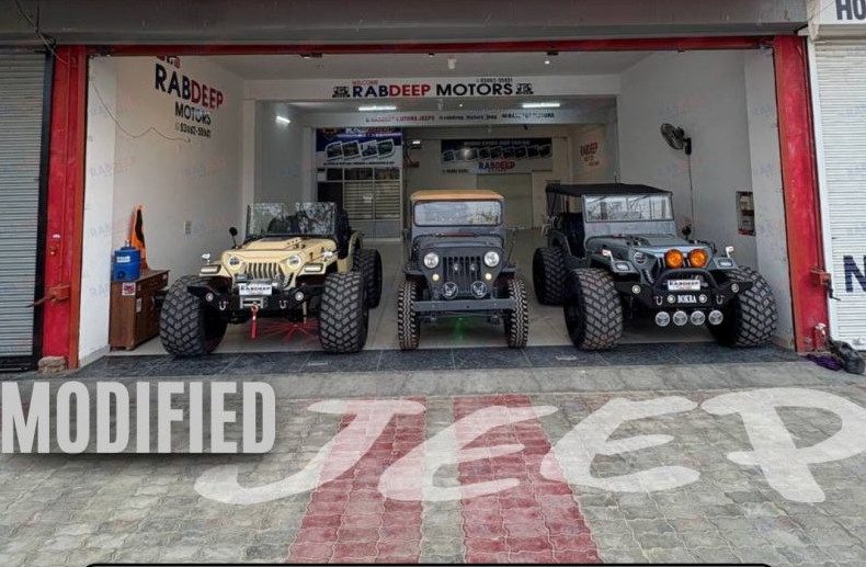 off Roading Modified Jeeps