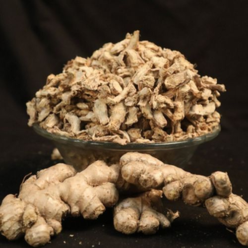 Dehydrated Ginger Flakes, Form : Powder, Shelf Life : 12 Months