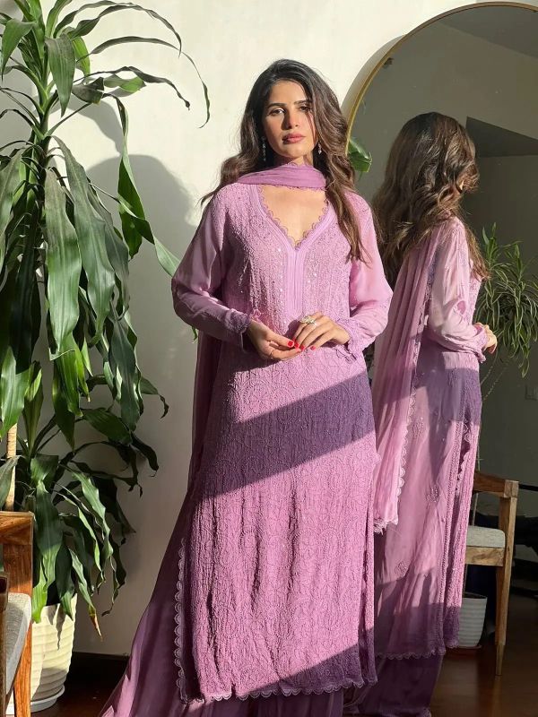 Ladies Heavy Mulmul Chikankari Kurti Set