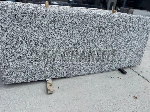 P White Polished Granite Flooring Slab, Thickness : 16 Mm