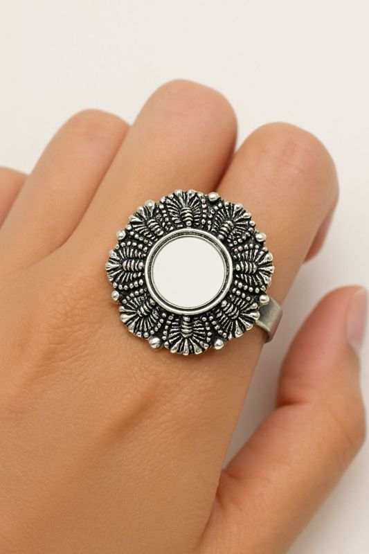silver metal women ring