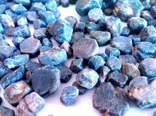 blue sapphire rough