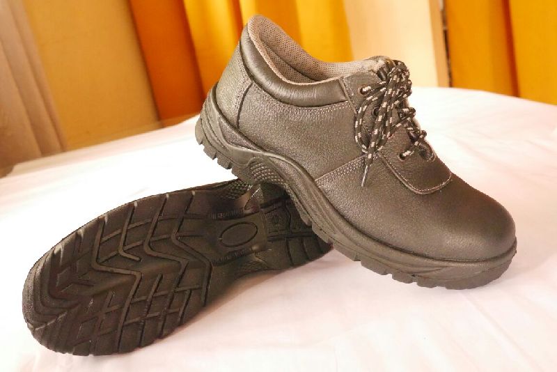 Supplier of Safety Shoes from Kadawatha, Sri Lanka by Sarada International