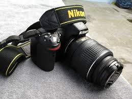 Nikon D90 12mp Dslr Camera+18-135mm Lens: