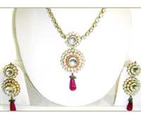 Lightweight Kundan Necklace Set