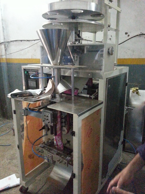 Collar Pouch Packing Machine