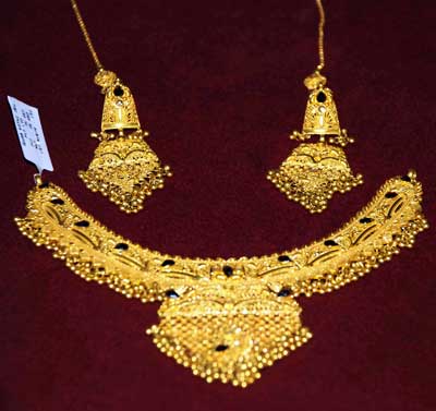 Gold Necklace 03