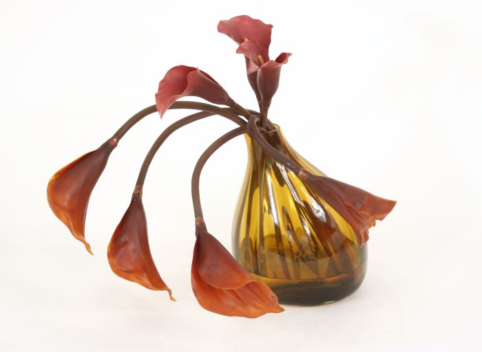 15627 - Waterlook R Brown Calla Lilies Amber Glass Gourd Vase