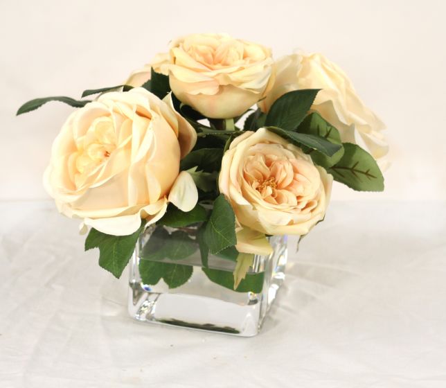 16052 Waterlook Champagne Roses bouquet