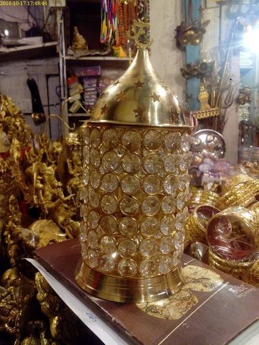 Round Pooja Brass Crystal Diya Lamp, Technics : Machine Made