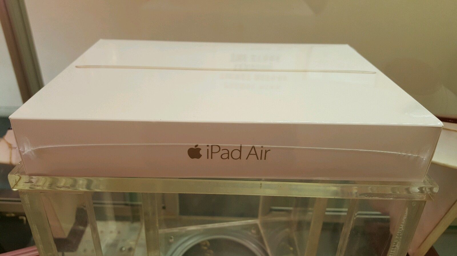 NIB Apple iPad Air 2 64GB, Wi-Fi, 9.7in  Inbox