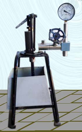 Hand Pressure Testing Pump - 02