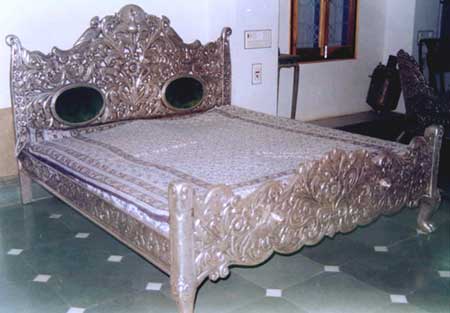 Silver Double Bed (RAI-1209)