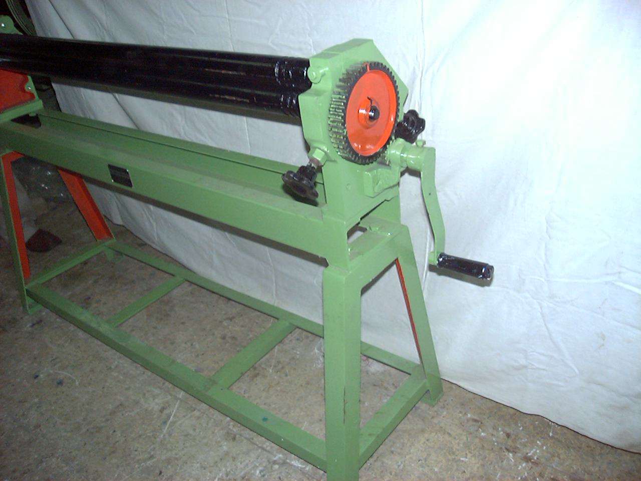 Slipout type Hand Sheet Bending Roller machine