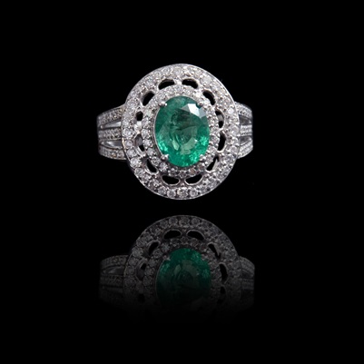 13 - Ratna Mahal Royal Treasure Emerald and Diamond Ring