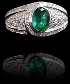 14 - Ratna Mahal Green Luxury Emerald and Diamond Ring