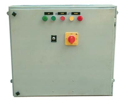 Square Tripple Phase Electrical Panel Boxes, For Industries, Feature : Fire Resistant