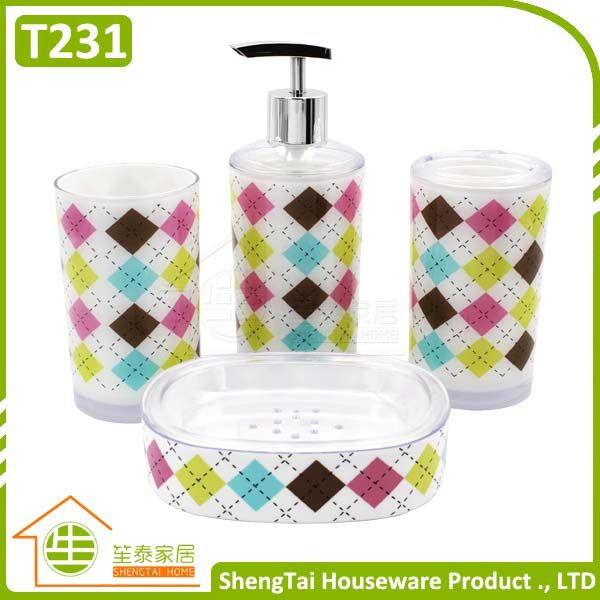 Hot Sale Fashion 4 Pieces Rhombus Pattern Bathroom Products Accessorie