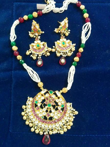 Polished Metal Jadtar Necklace Set, Feature : Attractive Designs, Fine Finishing