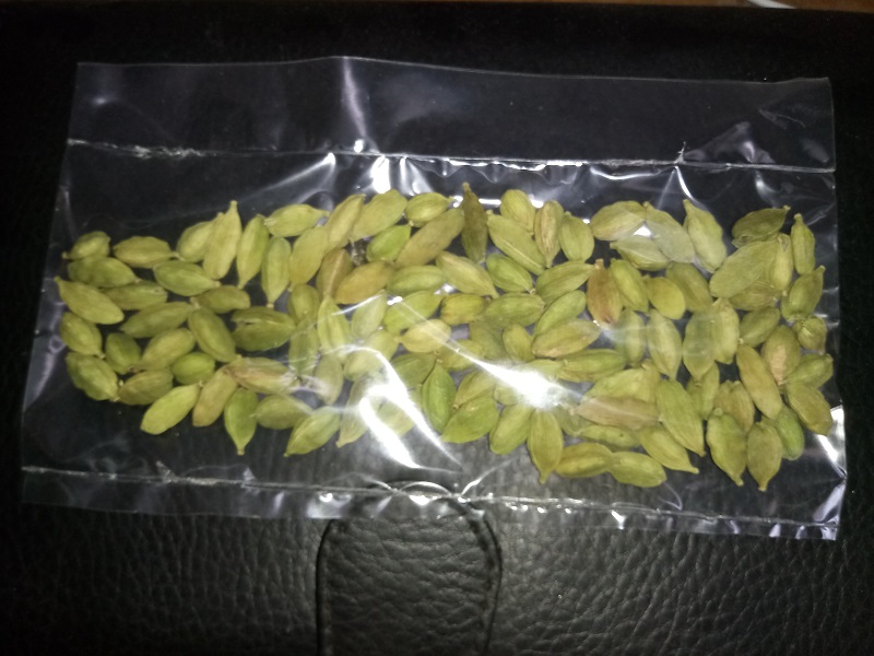 Natural Green Cardamom, Form : Solid