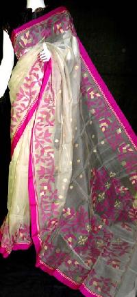 dhakai jamdani saree