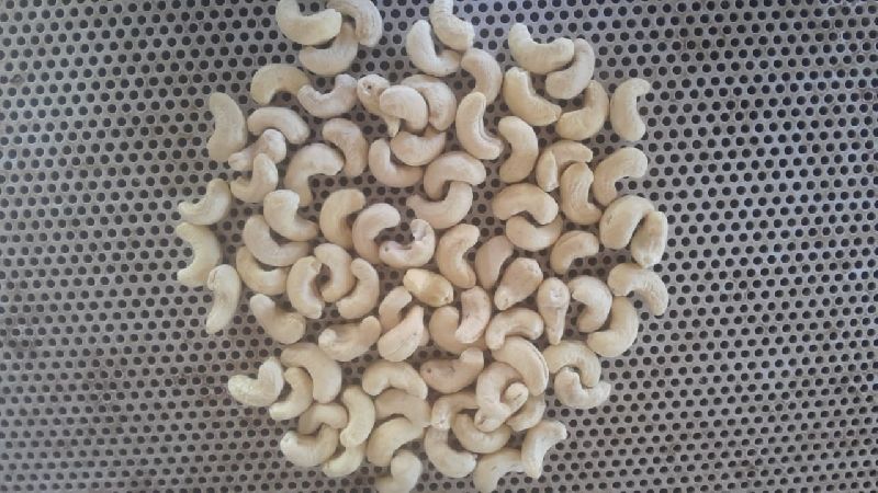Natural Cashew kernel W320, for Eatable, Packaging Type : Tinned Can