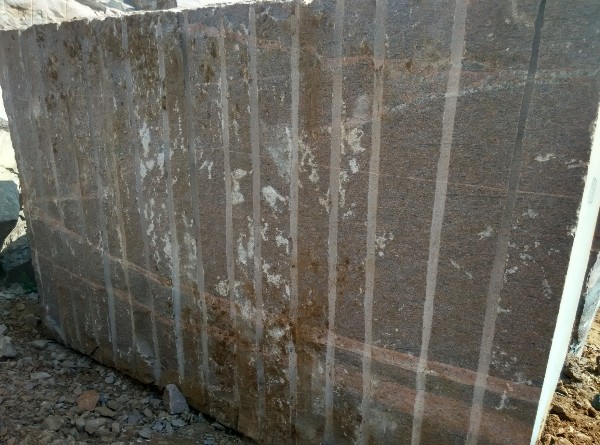 Ujjani Brown Gangsaw Rough Granite Blocks