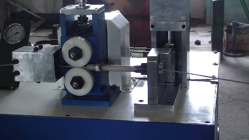 Cutting wire machine