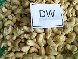 DW Whole Cashew Nuts
