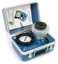 Model 670 Pressure Chamber Instrument