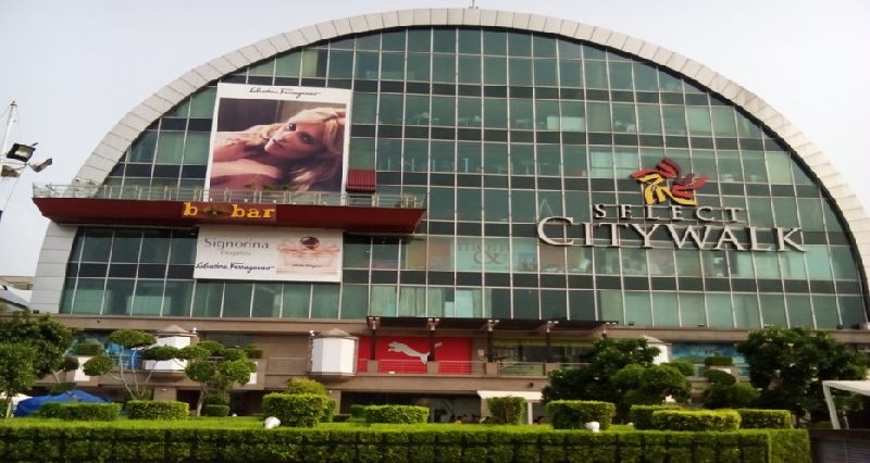 Shopping Mall Facade Advertising