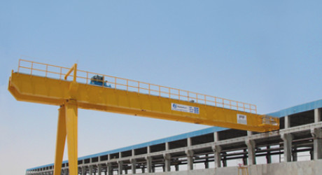 Semi gantry crane