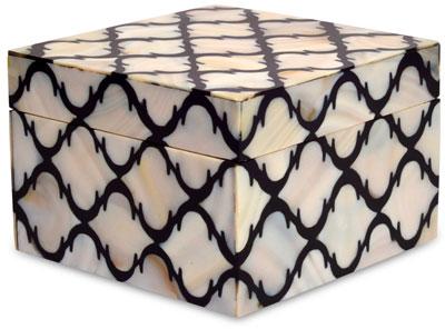 BOX MOTHER OF PEARL 1