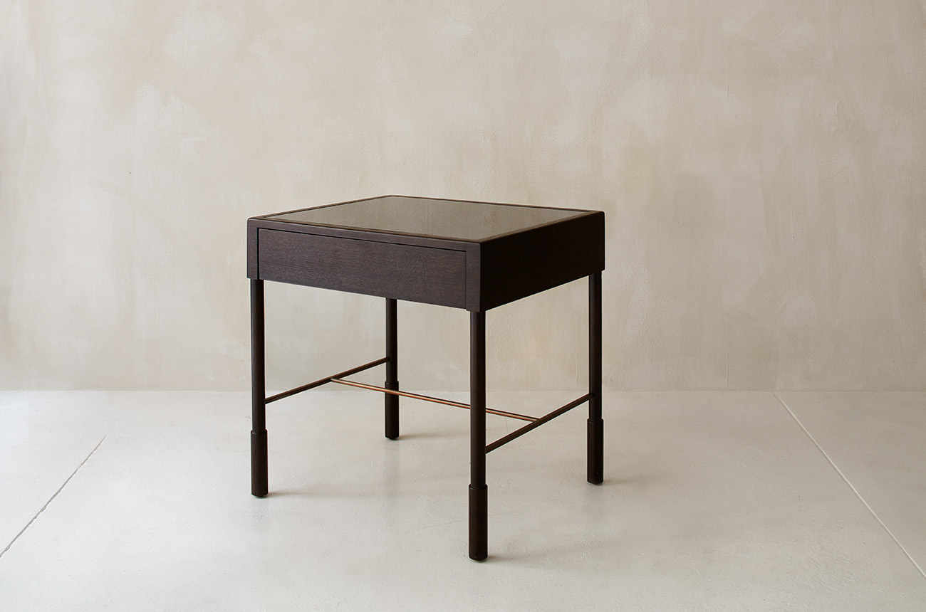 AMIS SIDE TABLE