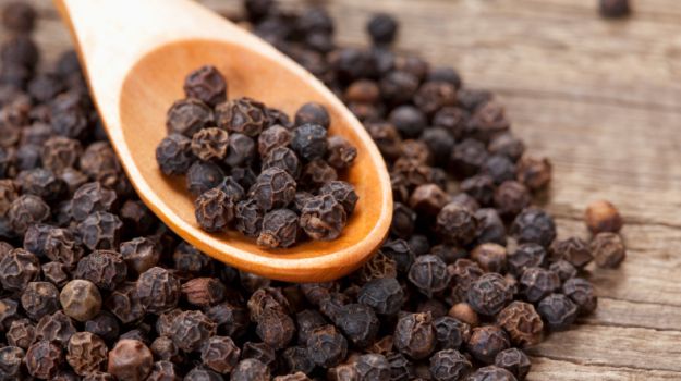 Organic Black Pepper Seeds, for Cooking, Feature : Free From Contamination, Good Quality, Rich In Taste
