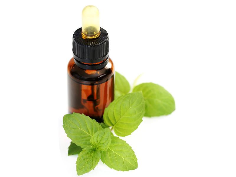 Peppermint Oil, for Fever, Infections, Stomach Issue, Packaging Type : 100ml, 200ml, 250ml, 50ml