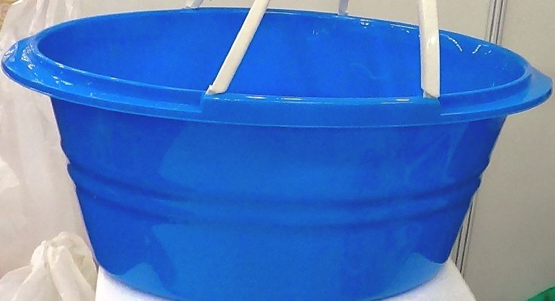 Oval Plastic Tub w/ Handles