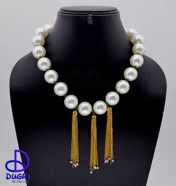 Round Pearl Necklace with tussle, Color : White