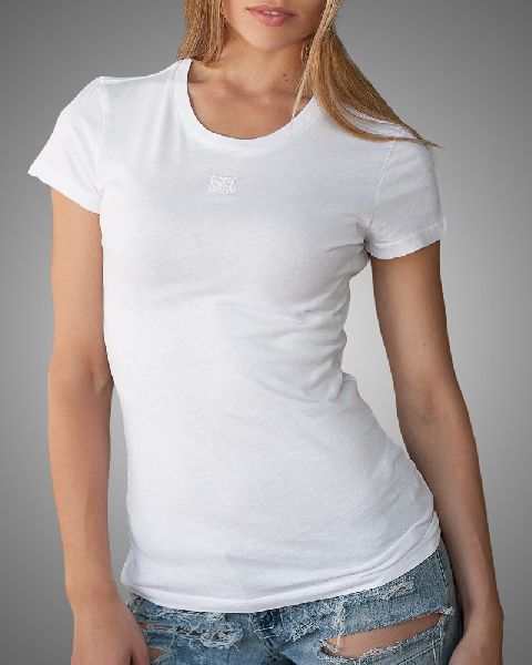 Девушка в белой футболке фото