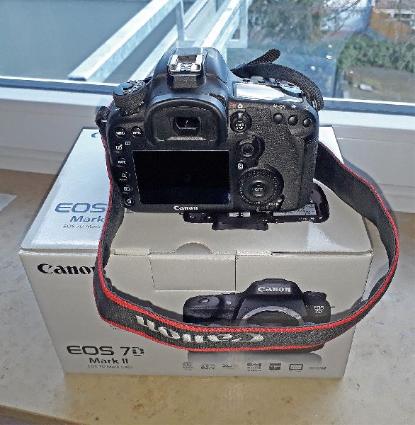EOS 7D Mark II IS STM Digital Camera