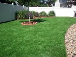 Synthetic grass lawn