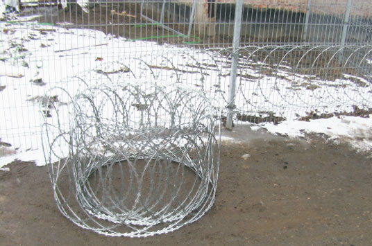 Flat razor wire