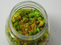 Green Chilli Pickle, Feature : Tangy spicy